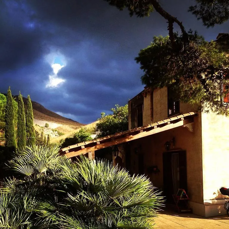 Poggio Di Mare Bed & Breakfast Castelluzzo 0*,  İtalya